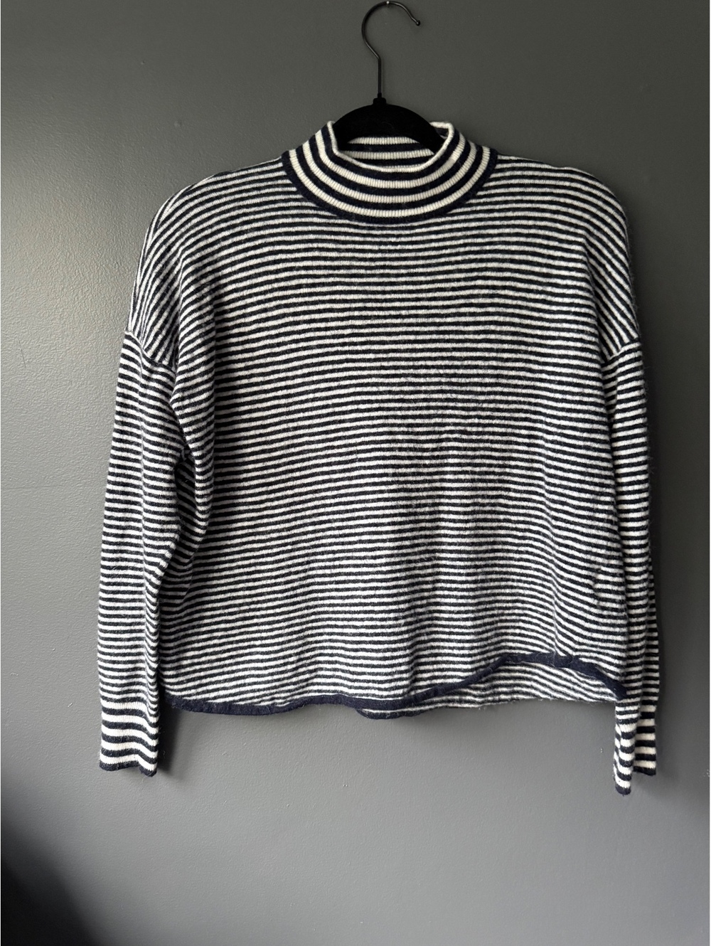 Madewell Striped Turtleneck Sweater in Blackand White, Size M